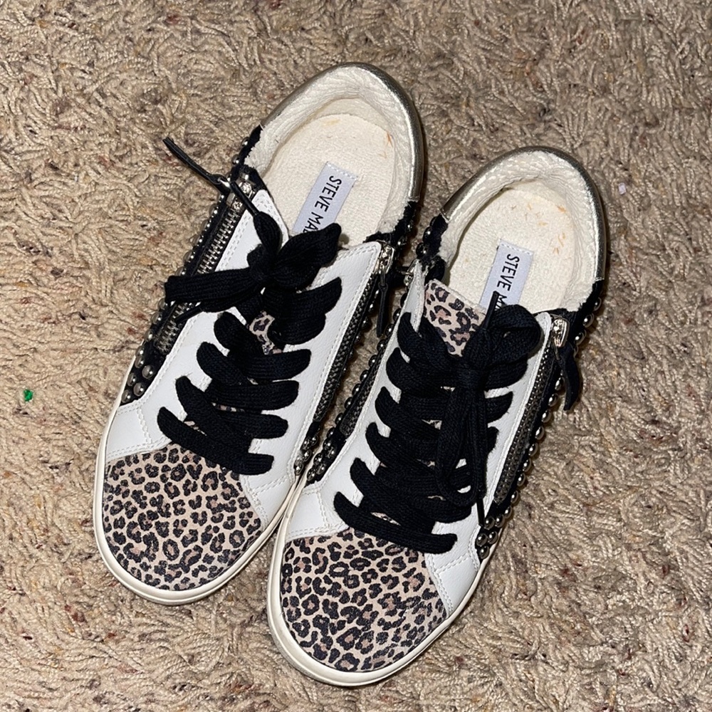Steve Madden Sneakers 🖤